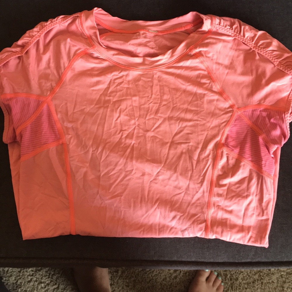 Lululemon size medium vented top